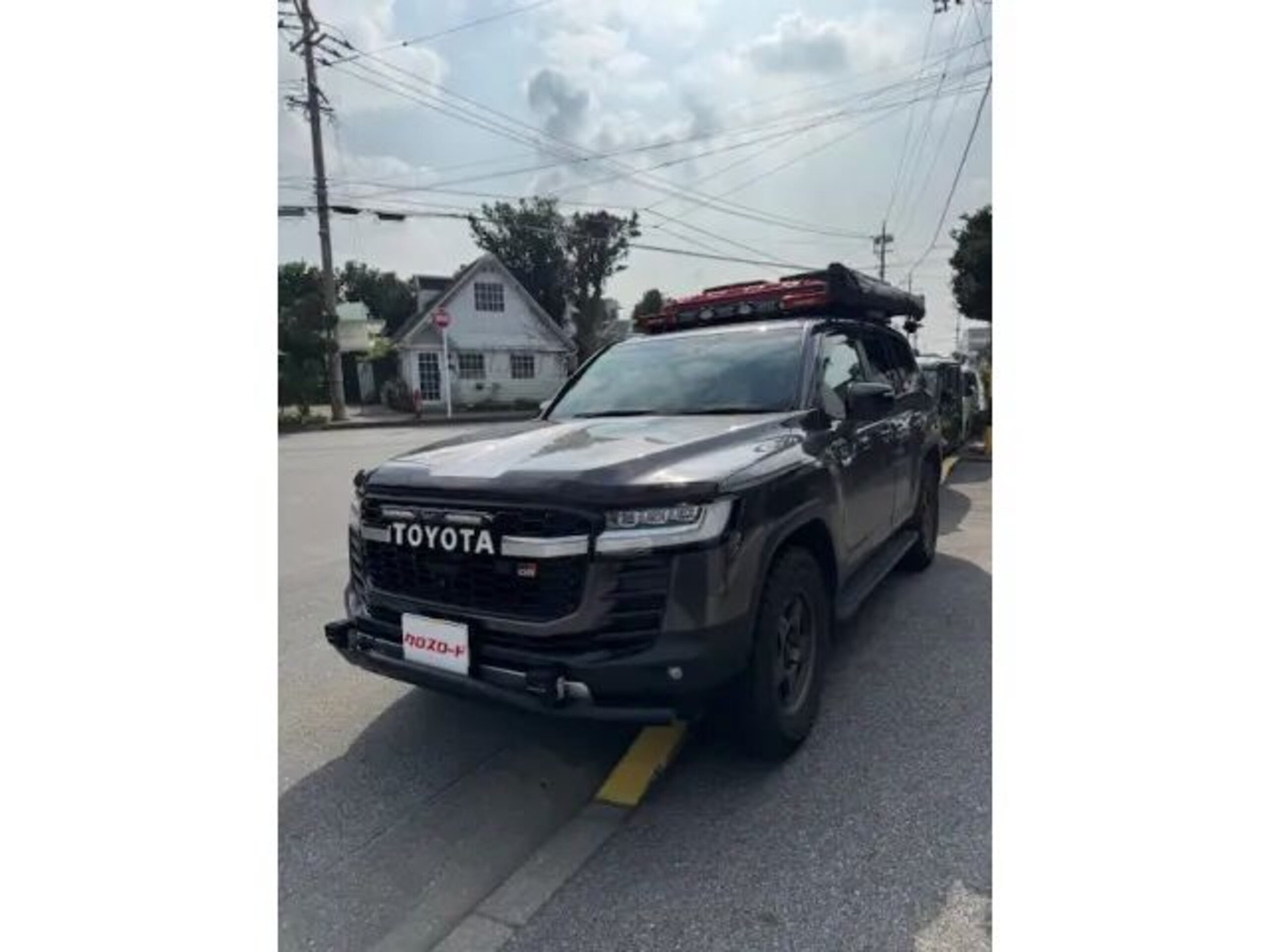 TOYOTA LAND CRUISER 300 - View 1