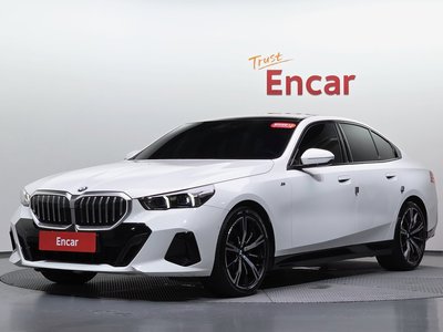 2025 BMW 5 SERIES 照片 4