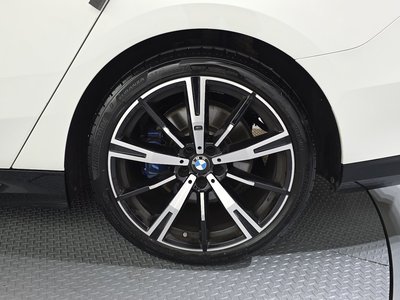 2025 BMW 5 SERIES 照片 8