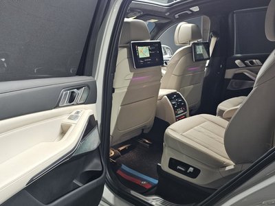 2022 BMW X7 thumbnail 16