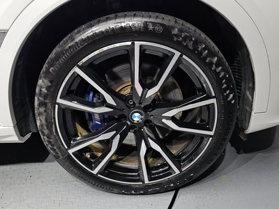 2022 BMW X7 photo 8