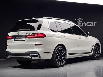 2022 BMW X7 photo 4