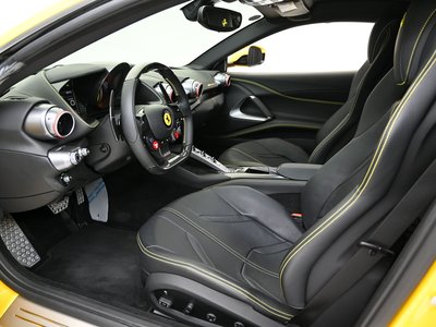 FERRARI 812 - 4