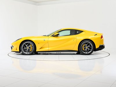 FERRARI 812 - 8