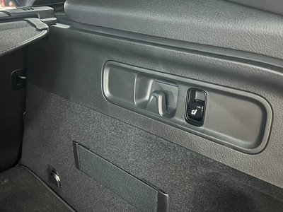 صورة مصغرة 38 لـ 2024 Mercedes-BENZ GLC AMG