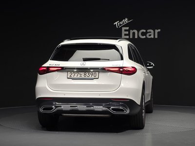 2025 Mercedes-BENZ GLC — фото 3