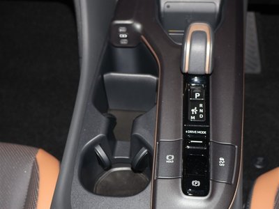 2025 Toyota CROWN CROSSOVER — фото 15