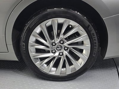 صورة 6 لـ 2023 Lexus ES