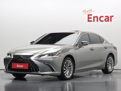 صورة 1 لـ 2023 Lexus ES
