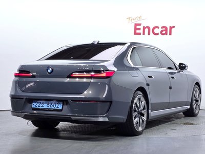 2023 BMW I7 — фото 3