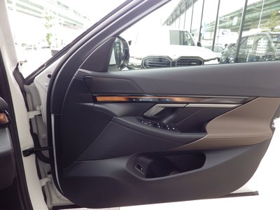 صورة مصغرة 31 لـ 2025 BMW 5 SERIES TOURING