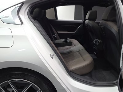 2024 BMW 5 SERIES — миниатюра 18