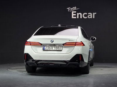 2024 BMW 5 SERIES 照片 3