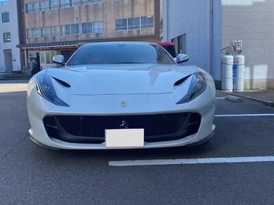 FERRARI 812 - 1