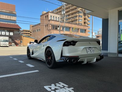 FERRARI 812 - 6