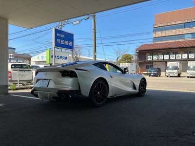 FERRARI 812 - 10
