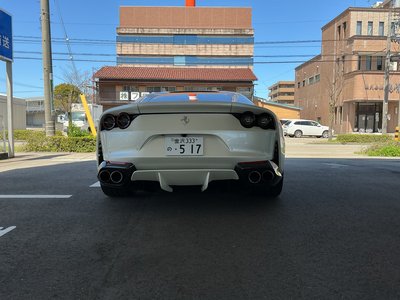 FERRARI 812 - 8