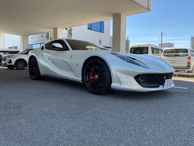FERRARI 812 - 2