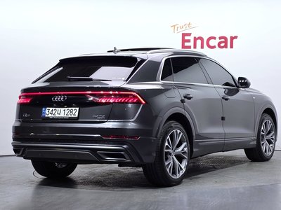 AUDI Q8 - 4