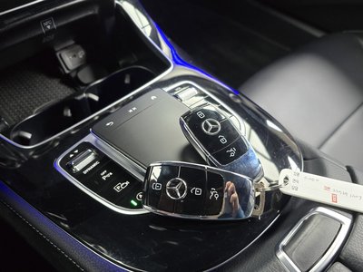 MERCEDES-BENZ E-CLASS - 9