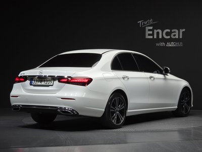 MERCEDES-BENZ E-CLASS - 3