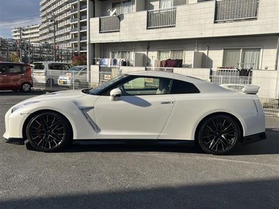 NISSAN GT-R - 3