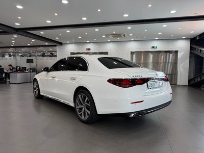 MERCEDES-BENZ E-CLASS - 2