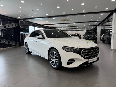 MERCEDES-BENZ E-CLASS - 4