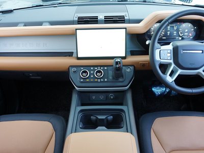 LAND ROVER DEFENDER - 2