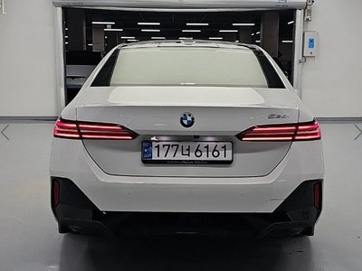 2024 BMW 5 SERIES 照片 2