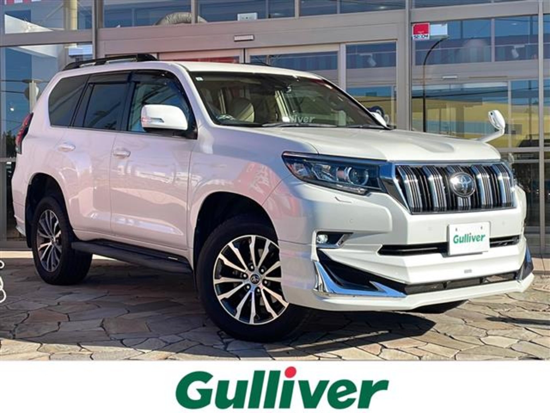 TOYOTA LAND CRUISER PRADO - View 1