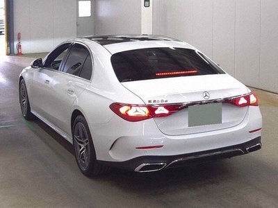 MERCEDES-BENZ E-CLASS - 2