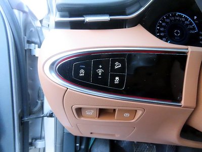 2022 Genesis GV70 thumbnail 13