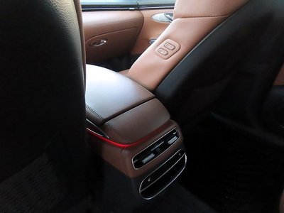 2022 Genesis GV70 thumbnail 16
