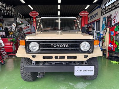TOYOTA LAND CRUISER 70