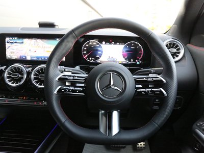 MERCEDES-BENZ GLA - 9