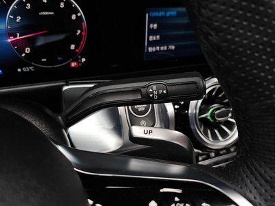 MERCEDES-BENZ GLB - 9