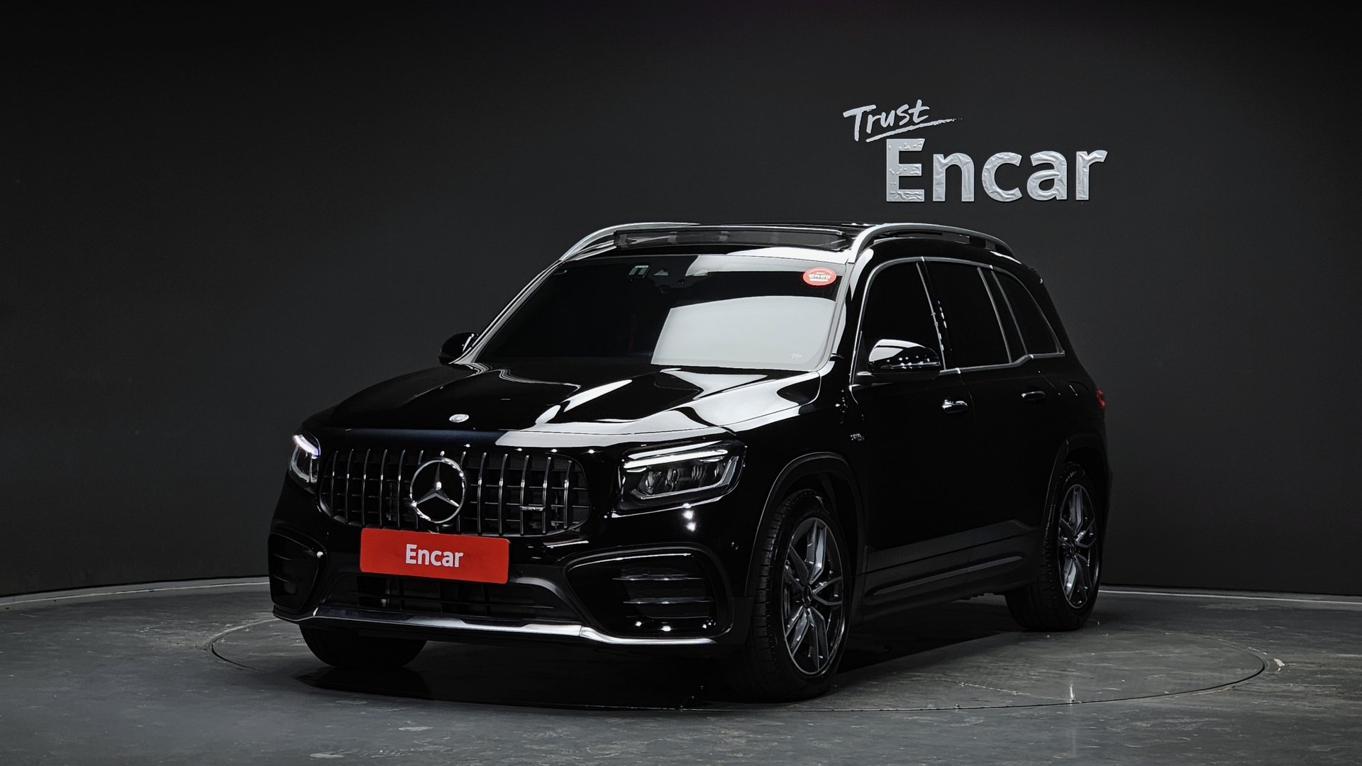 MERCEDES-BENZ GLB - View 1