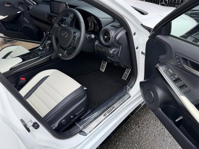 صورة مصغرة 13 لـ 2026 Lexus IS