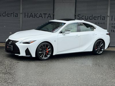 2026 Lexus IS — фото 3