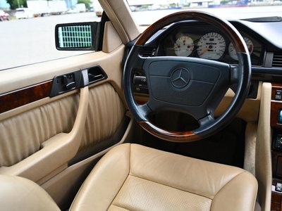 صورة مصغرة 72 لـ 1994 Mercedes-BENZ E-CLASS