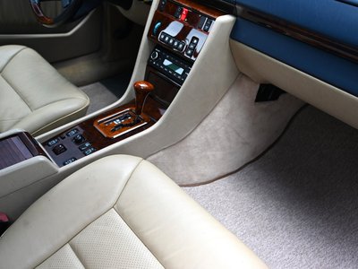 صورة مصغرة 73 لـ 1994 Mercedes-BENZ E-CLASS