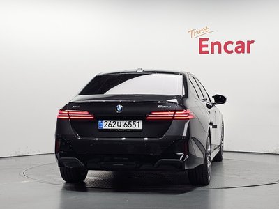 2026 BMW 5 SERIES 照片 4