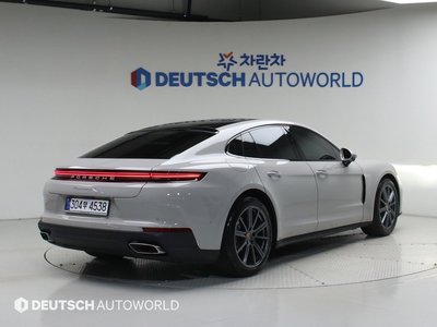 PORSCHE PANAMERA - 4