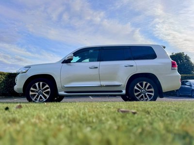 TOYOTA LAND CRUISER 200 - 4