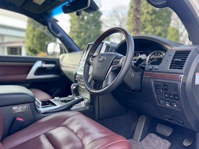 TOYOTA LAND CRUISER 200 - 3