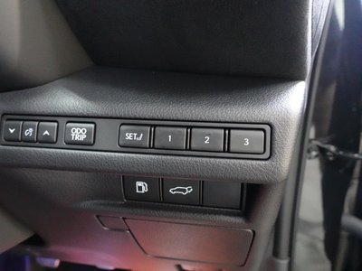 2025 Lexus LBX — миниатюра 32