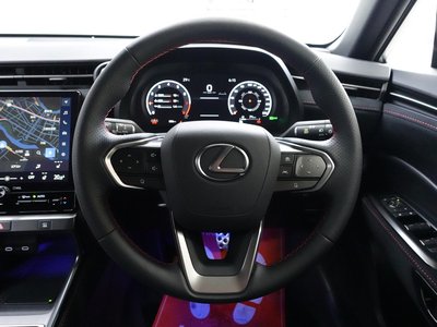 2025 Lexus LBX — миниатюра 18