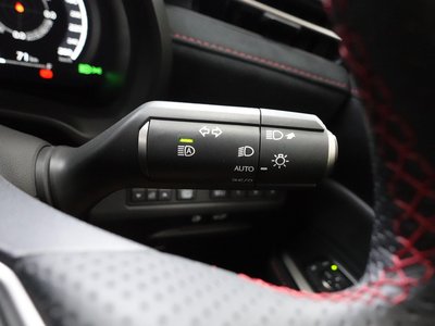 2025 Lexus LBX — миниатюра 21