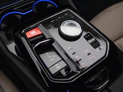 صورة 9 لـ 2025 BMW M5